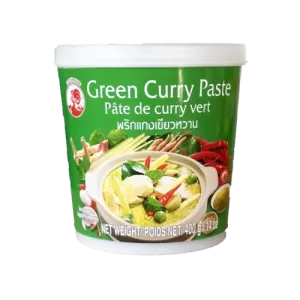 COCK Brand Green Curry Paste 24x400GR peciaal voor in de thaise keuken die verkrijgbaar is in the online thaise webshop from Bew Thai. De lekkerste ingredient voor meals